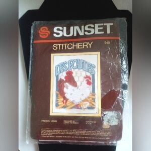 NEW Vtg Sunset Stitchery Kit French Hens Les Poules #540 4x5 Cottagecore Crewel